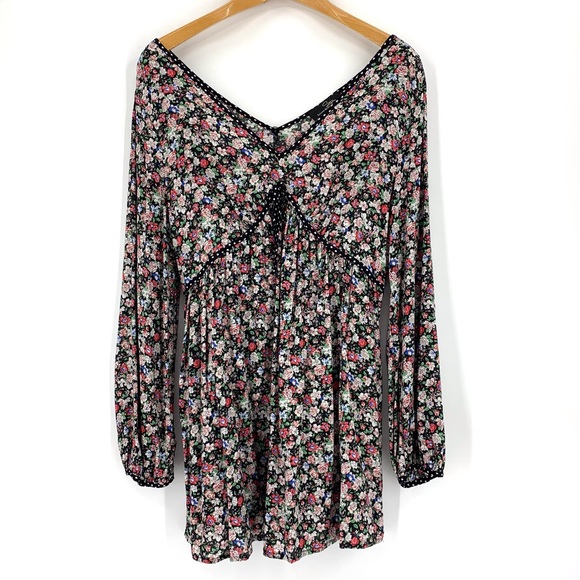 Suzanne Betro Floral Boho Style V-Neck Tunic with Polka Dot Trim, Medium - Picture 12 of 16